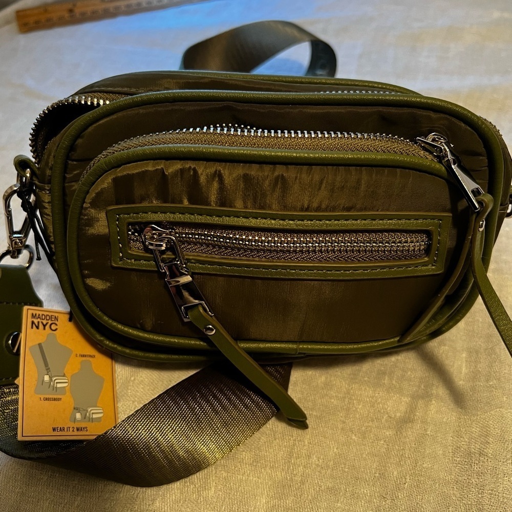 New Deep green Steve Madden Fanny bag. Or shoulder. With extra bag. Nice strap.